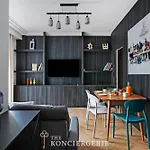 Appartement De Prestige Avec Balcon - Paris 16E